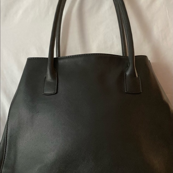 Tahari shoulder bag - Picture 3 of 6